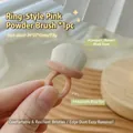 Roze verstelbare ring-nagelstofborstel met zachte witte haren voor manicure reiniging - Roze Ringborstel / 3.4x2.1x4.1cm / Roze