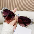 Lunettes de soleil œil-de-chat à verres dégradés violets et cristaux de luxe étincelants - Monture Dorée Verres Gris Rose