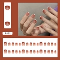 Klassische Nude- und Weiße French Press-on Nägel mit glänzendem Finish, 24 Stück Set - Roter Sand Farbverlauf Kleber-Stil (R882)
