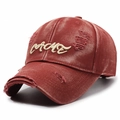 Berretto da baseball vintage bordeaux lavato con fori consumati e ricamo MAKE - Regolabile / Rosso