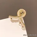 Elegante pinza per capelli dorata con perle a forma di fiocco, circa 2,8 x 2,5 cm - Piccola molletta a croce con perle