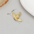 Dettaglio del ciondolo angelo placcato oro 14K con altezza di 22,1 mm e peso di 2 g - Angelo con Ali Spiegate-H-11800