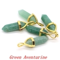 Μακροσκοπική λήψη εξαγωνικών κρυστάλλων Green Aventurine με χρυσά μεταλλικά πώματα - Πράσινη Αβεντουρίνη