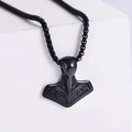 Collana da uomo in acciaio inossidabile nero opaco con corvo vichingo e martello Mjolnir - Solo Ciondolo (Senza Catena) / Nero