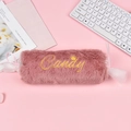 Rosa plüschiges Federmäppchen in Bonbonform mit Candy-Stickerei und Schleifenakzenten - Kreative Süßigkeitenform / Altrosa