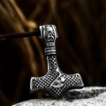 Ciondolo Mjolnir vintage in acciaio inossidabile argento con nodo celtico inciso - BP8-788 (Solo Ciondolo)