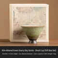 Keramik-Teetasse in Smaragdgrün mit Sternenhimmel-Effekt und edler Geschenkbox - Geschenkbox / Smaragd Sternenhimmel