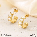 Elegantes pendientes de botón en forma de C de acero dorado 18k con perlas blancas - Dorado (KE115270-K)