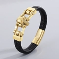 Bracciale in pelle intrecciata nera con teschio dorato e chiusura magnetica - Testa di Teschio Dorata (KB116189-KFC)