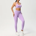 Dettaglio della vita alta a costine e della trama del tessuto elastico del set da yoga - XS / Viola Chiaro