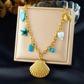 Gouden ketting met blauwe zeester, gouden schelp en hartvormige parelhangers - Blauw Hart Oog Multi-Hanger Stijl (N3532)