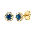 Nahaufnahme der runden Halo-Ohrstecker mit blauem Saphir und Zirkonia-Pavé-Besatz - Stud Ohrringe / Königsblau