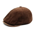Detalle de la gorra plana de pana marrón con visera de cuero y tejido texturizado - M (56-58cm) / café