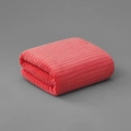 Asciugamano spesso in pile corallo rosso con trama a strisce verticali ben piegato - 35*75cm / Rosso