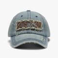 Hellblaue verwaschene Denim-Cap mit braunem Boston-Stickpatch im Vintage-Stil - Verstellbar / Cyanblau