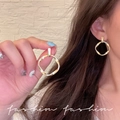 Minimalist twisted gold hoop earrings with rectangular stud design for a vintage look - E1447 Gold Twisted Pillar
