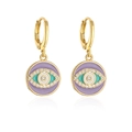 Detail von 18K vergoldeten Creolen mit lila Evil Eye Emaille und Zirkonia Steinen - Lila/Türkis