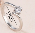 Zilveren kristallen ring met gedraaid ontwerp en een binnendiameter van 1,9 cm - US 8 / Zilver