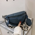 Marsupio in pizzo blu con ampia tracolla geometrica e mini portamonete coordinato - Blu