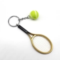 Portachiavi con racchetta da tennis e palla di feltro gialla con catena in metallo - 2*9CM / Oro
