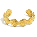 Bracelet manchette minimaliste en acier plaqué or 18 carats avec motifs de fraises - Bracelet Fraise-Or