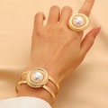 Conjunto de joyas doradas con gran perla blanca en brazalete y anillo estilo leopardo - Pulsera de perlas en espiral + anillo (WG-1297) / Oro KC