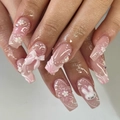 Uñas postizas 3D con flores rosas en relieve, lazos y lindos dijes de conejo blanco - Estilo Conejo Degradado Rosa Blanco (JP4218)