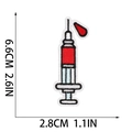 Detailansicht eines Spritzen-Stickereiaufnähers mit Maßen 6,6 cm x 2,8 cm auf weißem Grund - Spritze (X30AX-06-15)