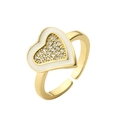 Detalle de anillo de corazón dorado ajustable con esmalte blanco y micro-pave de circonita - Abierto Ajustable / Blanco