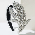Diadema acolchada de satén blanco con diseño de hoja de cristal y forro antideslizante - Blanco