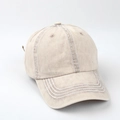Dettaglio della tripla cucitura a contrasto sulla tesa del cappello beige - Grigio Cachi