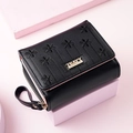 Petit portefeuille noir pour femmes avec broderie florale et détails de doublure rose - Noir