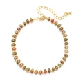 Vue détaillée du bracelet en pierres naturelles avec perles dorées et chaîne ajustable - Unakite Multicolore