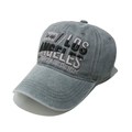 Dettaglio del ricamo 3D Los Angeles su cappellino da baseball in cotone grigio vintage - M (56-58cm) / Grigio
