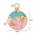 Pendente smaltato blu e rosa con stelle e luna dorate, diametro di 14 mm - Ciondolo Cielo Stellato in Smalto Rosa e Blu (M529809-Pink)