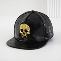 Cappellino baseball hip-hop in pelle PU con teschio dorato e strass in nero lucido - M (56-58cm) / Nero