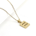Dettaglio del ciondolo Acquario quadrato in oro 18K con simbolo costellazione - Set Collana (Con Catena a Croce) / Acquario