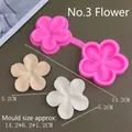 Dettaglio macro della trama venata di foglie su stampo in silicone rosa con misure - Stampo a fiori n. 3