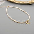 Collana di perle d'acqua dolce classica con ciondolo a cuore dorato e perle dorate - Collana
