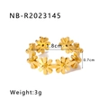 Vista de detalle del anillo de flor de margarita con medidas de 1,8 cm y 0,7 cm - Estilo Hilera de Margaritas (NB-R2023145)