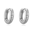 Dettaglio di orecchini a cerchio a U in argento con motivi a stella in zircone - Stile Stella a Cinque Punte Color Platino