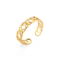 Gros plan d'une bague à maillons dorés évidés avec finition polie sur fond blanc - Bague Ouverte Chaîne Ronde Vintage