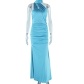 Dettaglio dell'abito lungo azzurro con scollo all'americana e arricciature laterali - S / Blu Lago