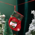 Dettaglio calza di Natale rustica rossa e verde con applicazione pupazzo di neve e fiocco bianco - Stile Pupazzo di Neve