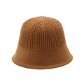 Nahaufnahme brauner Strick-Anglerhut mit vertikalen Rippen und feiner Stricktextur - M (56-58cm) / Dunkelbeige