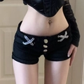 Schwarze Denim-Minishorts für Damen mit Dreiknopfleiste und seitlichem Buchstaben-Gurtband - S / Schwarz