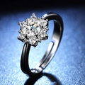 Macro shot of snowflake cluster silver ring with brilliant round cut centerpiece stone - Y132 Snowflake Cluster