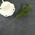 Groene kunstmatige dennennaaldentak voor DIY kerstkrans en feestelijke decoratie - Driepuntige Dennen Tak / Groen