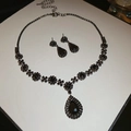 Elegantes Schmuckset im Vintage-Palaststil mit schwarzer Tropfen-Strasskette und Ohrringen - Wassertropfen-Strass-Ohrringe-Halsketten-Set (2-teilig - Schwarzer Zirkon)