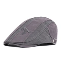 Détail de la casquette en coton gris-violet avec broderie A et boucle en métal latérale - Réglable / Gris